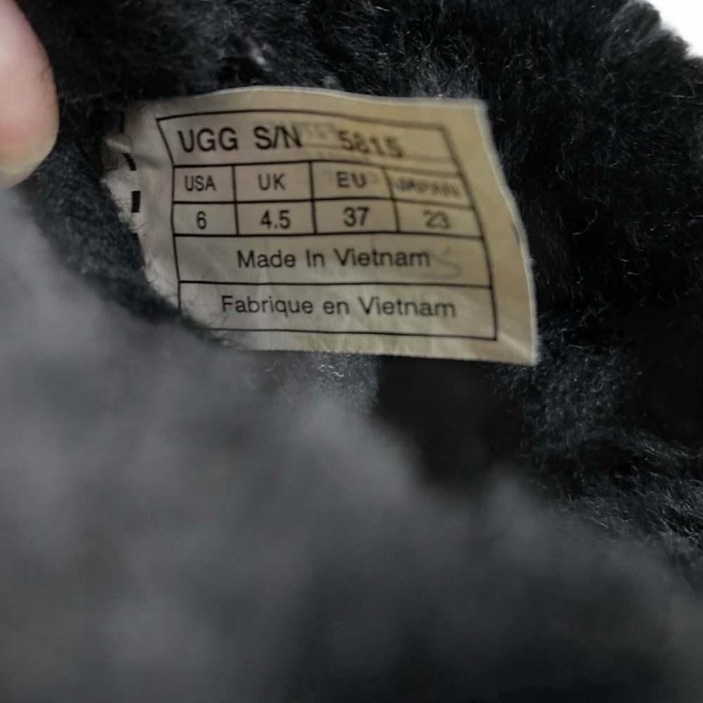 UGG BLACK CLASSIC TALL SHERPA LINED BOOTS- faded in color ❤️ preloved ❤️ - Picture 14 of 15